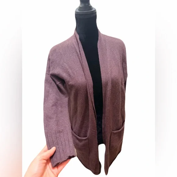 Garnet Hill Enid Patch-Pocket Cardigan 100% cashmere maroon color size M - Picture 3 of 9